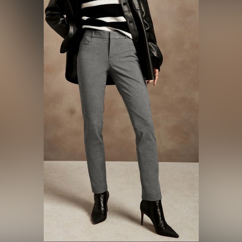 Banana Republic Sloan slim woman’s size 2 new with tags.